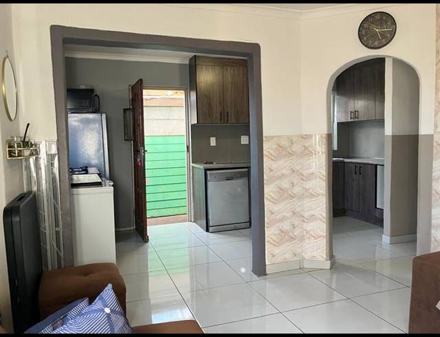 3 BEDROOM PROPERTY TO RENT IN NEW WOODLANDS